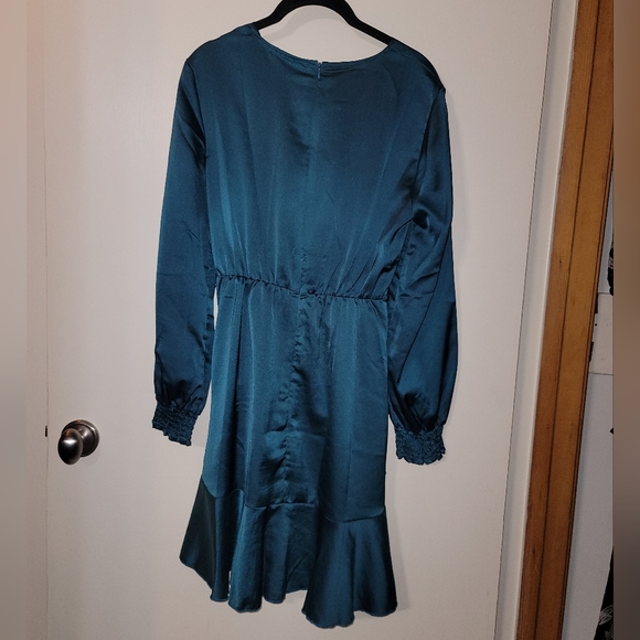 Simplee Long Sleeve Dress - Picture 8 of 11